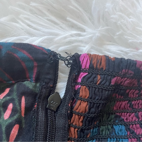 FARM Rio Multicolor Patterned Top - Picture 14 of 15